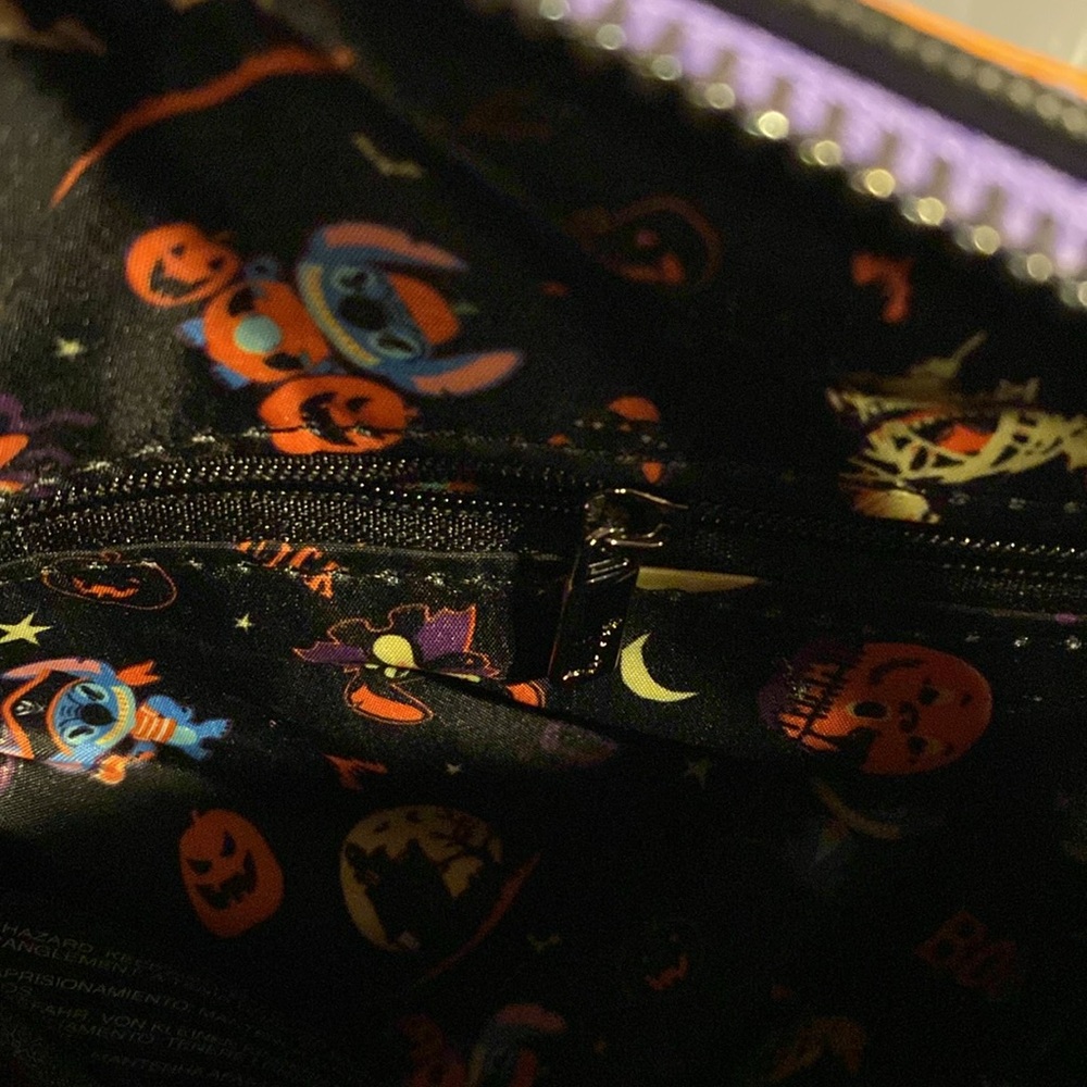 BNWT LOUNGEFLY DISNEY Lilo & Stitch Halloween Candy Crossbody Bag - Picture 4 of 7